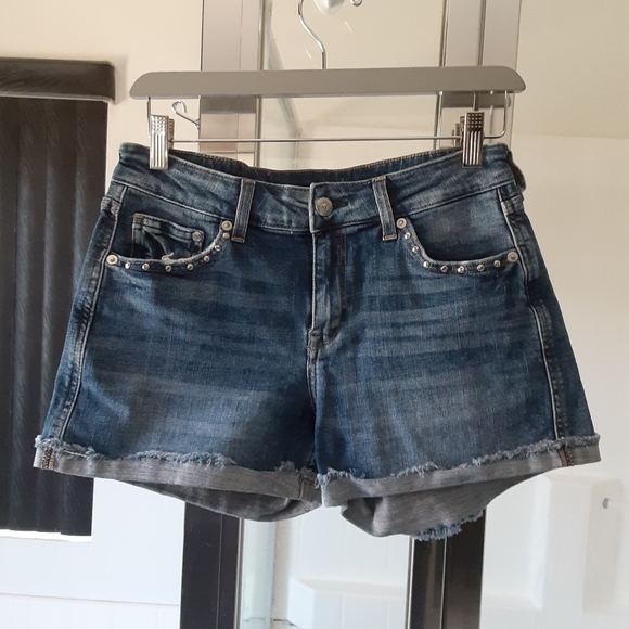 H&M denim distressed studded shorts - Picture 5 of 6